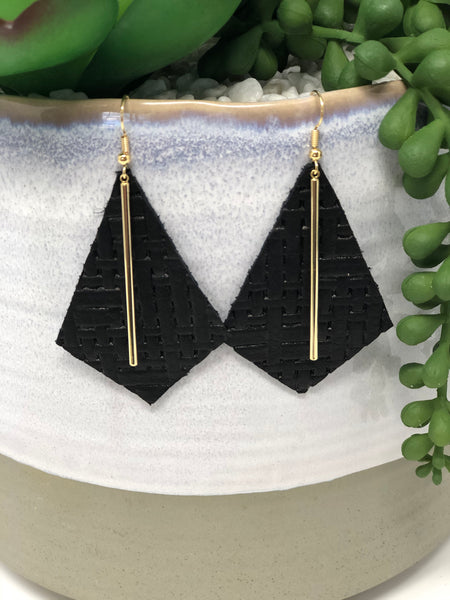 Black Basket Weave Kite with Gold Bars - Small